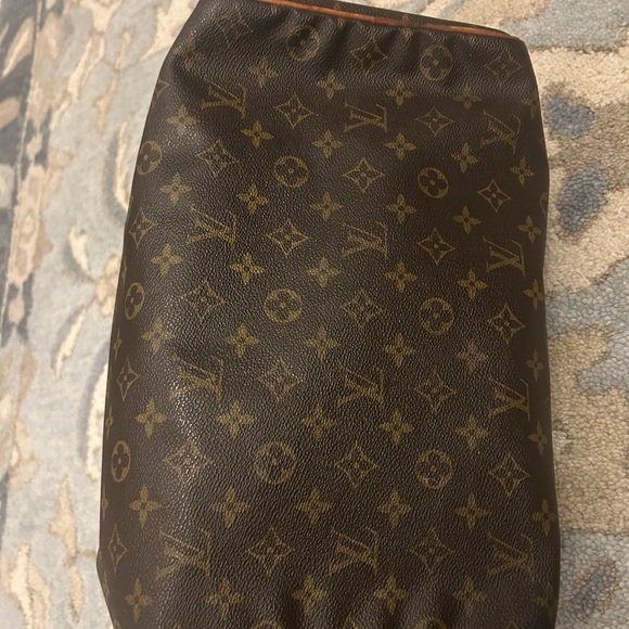 Louis Vuitton Monogram Canvas large Speedy purse - Not included on sale. - Picture 15 of 16